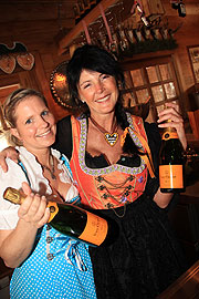 oben lockt eine Champagnerbar